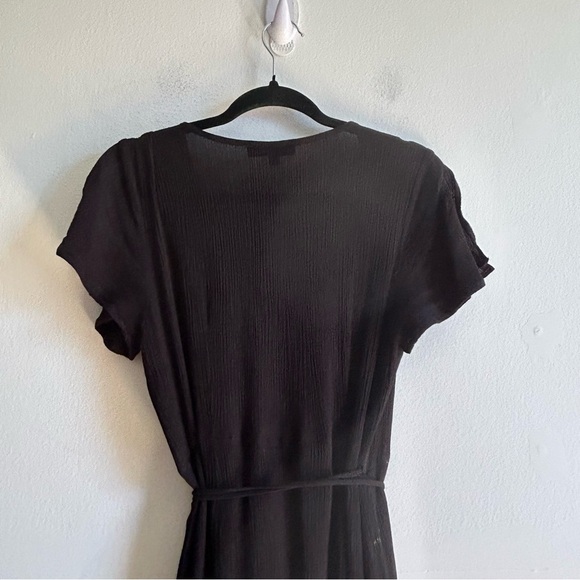 Lulu’s Black Crinkle Wrap Maxi Dress - Picture 7 of 9